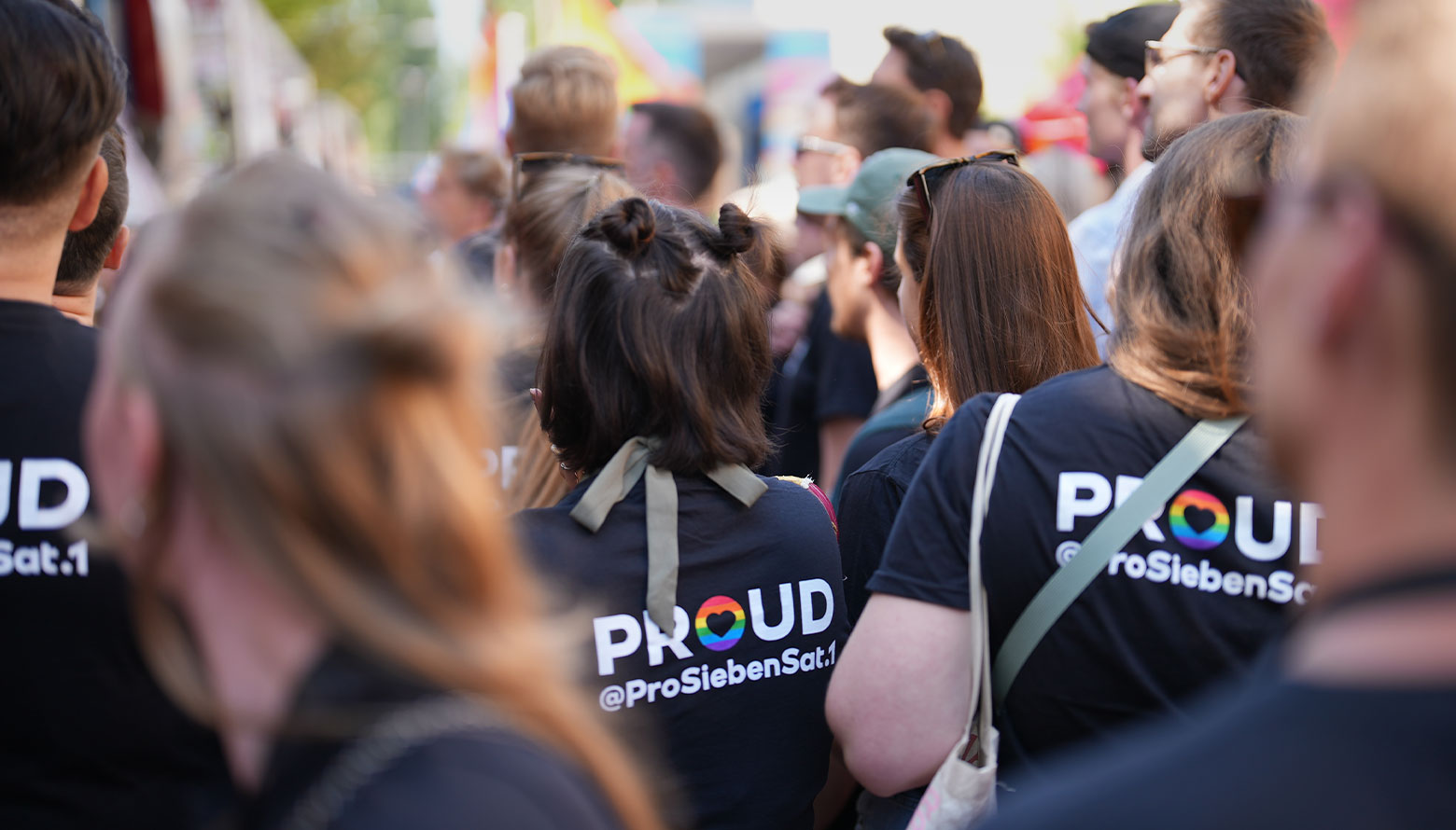 Teilnahme der P7S1 MitarbeiterInnen am Pride-Day (Photo)